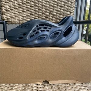 Adidas Yeezy Foam Runner Mineral Blue **Size 6**
